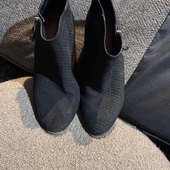 Booties - Picture 4 of 5